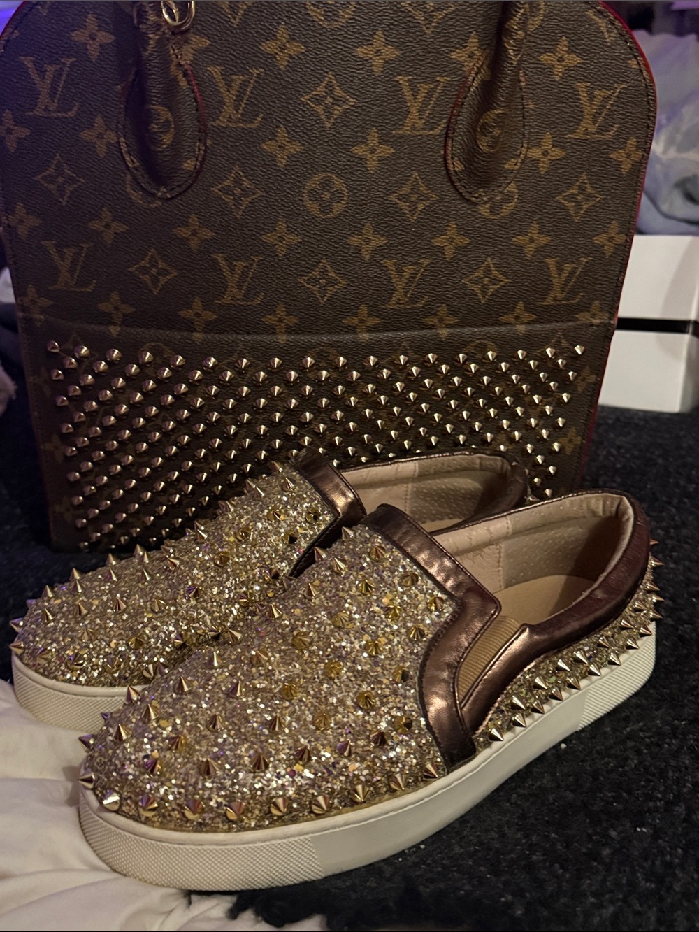 Get the gold  Studded spike set ! Slip-On Sneakers in Gold Glitter and hand bag